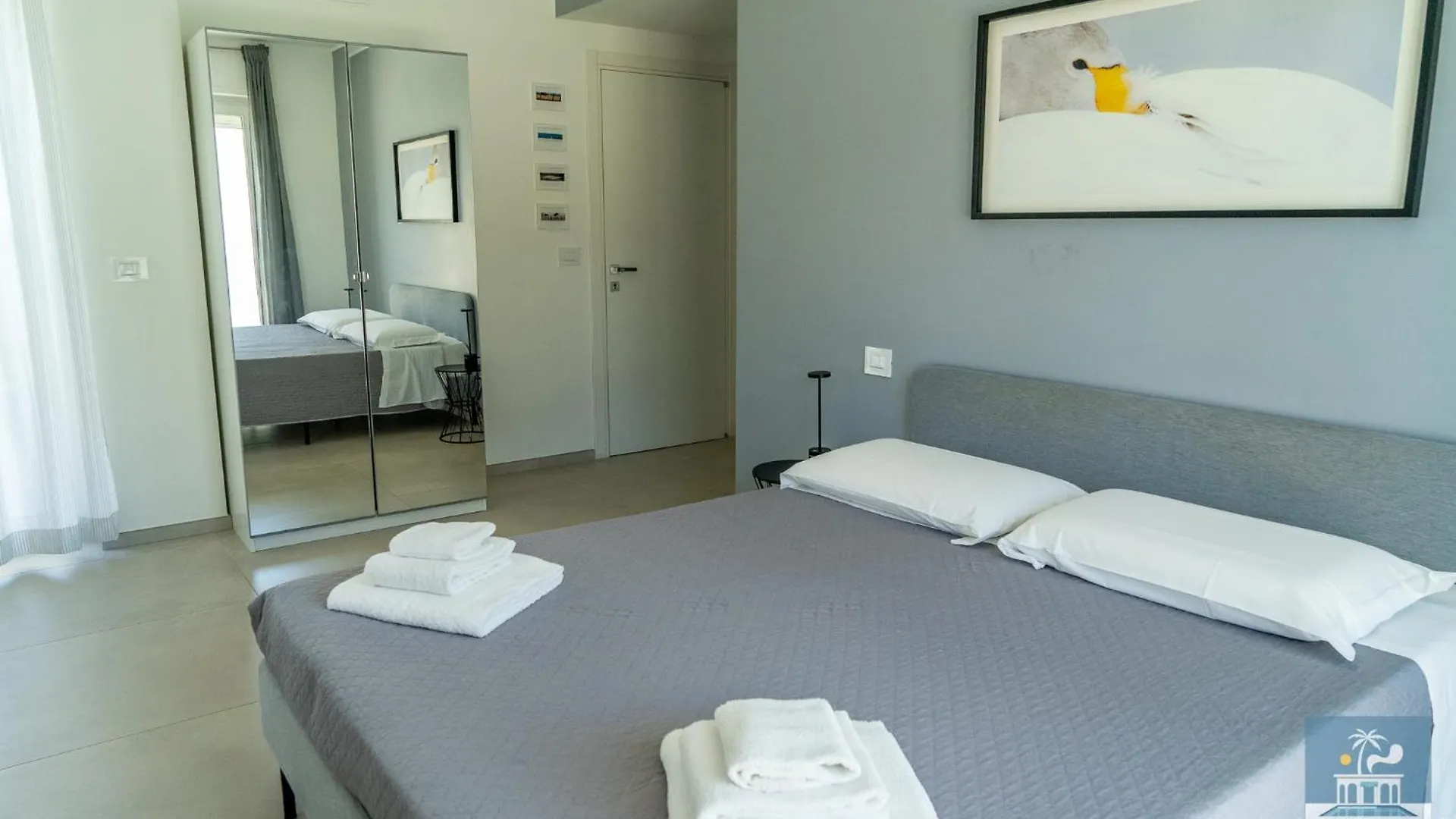 Villa Mediterranea Apartments - Seaview, Pool & Garden Bari