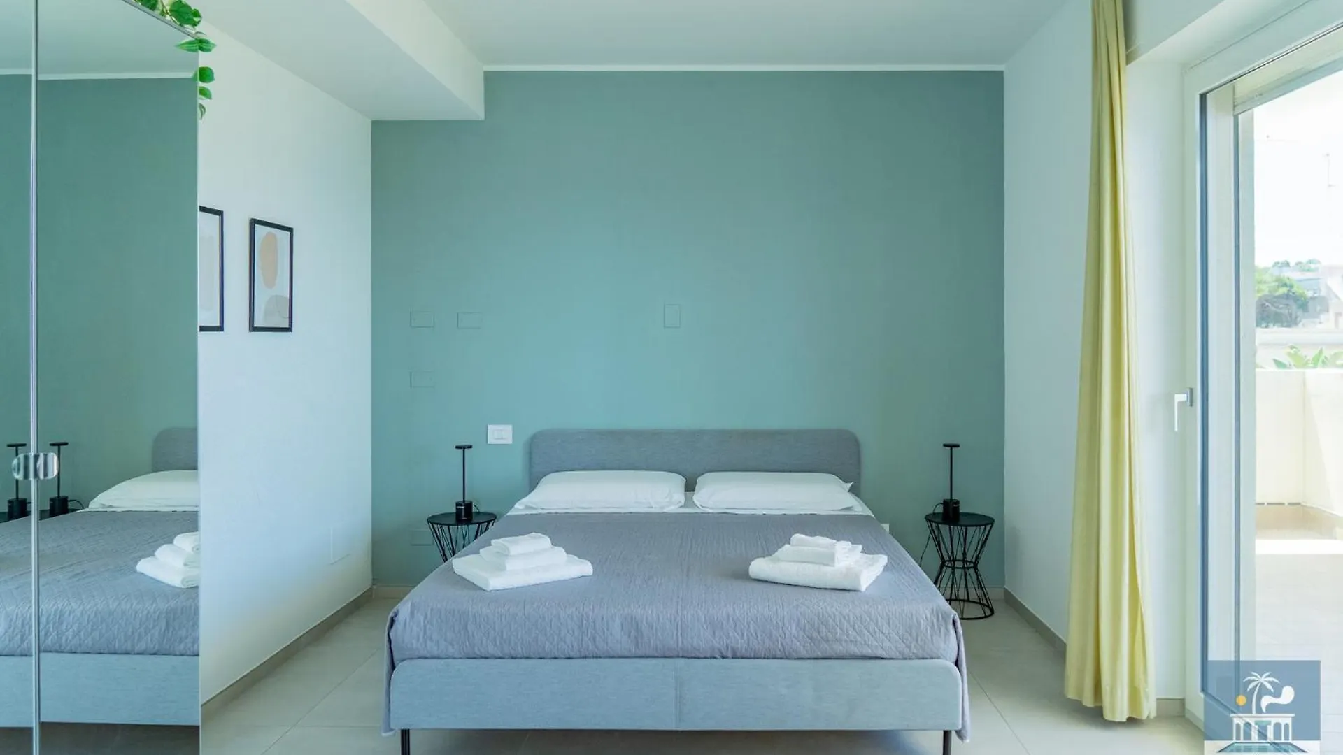 Villa Mediterranea Apartments - Seaview, Pool & Garden Bari