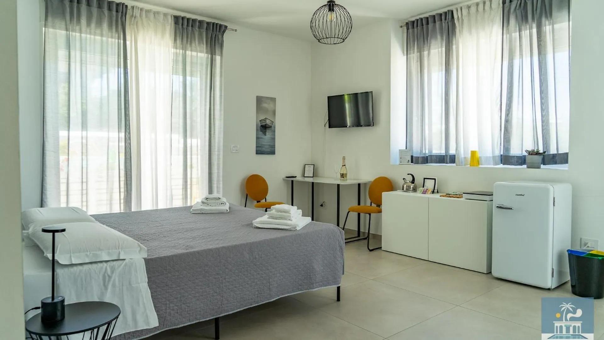 Villa Mediterranea Apartments - Seaview, Pool & Garden Bari Olaszország
