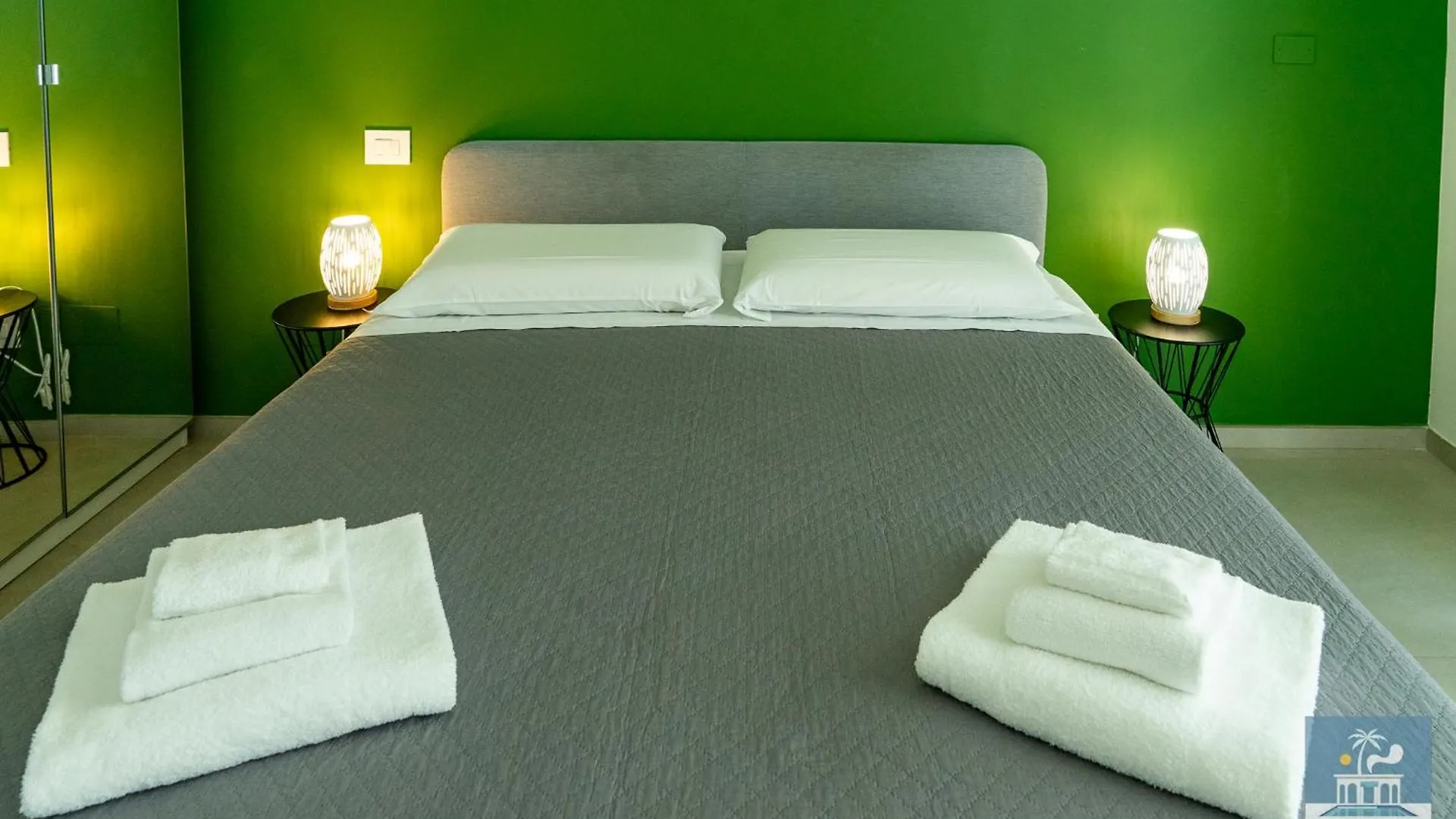 Villa Mediterranea Apartments - Seaview, Pool & Garden Bari