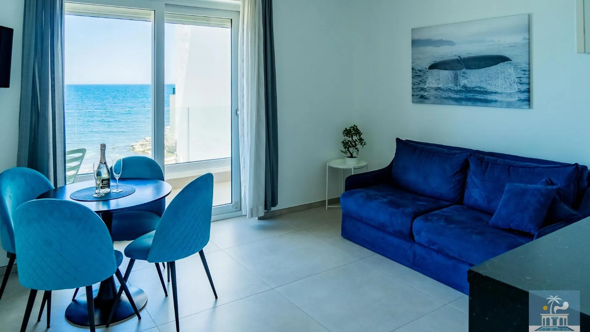 Villa Mediterranea Apartments - Seaview, Pool & Garden Bari 0*,