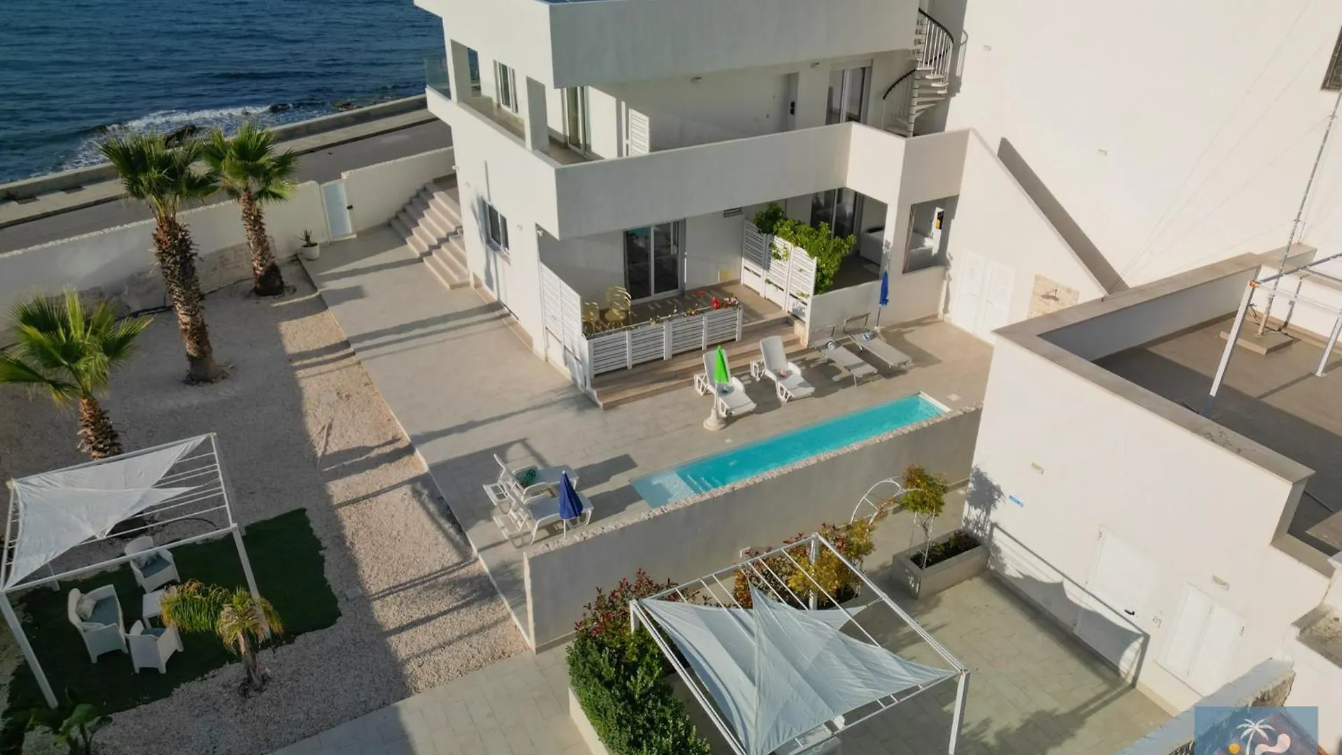 Villa Mediterranea Apartments - Seaview, Pool & Garden Bari Italy