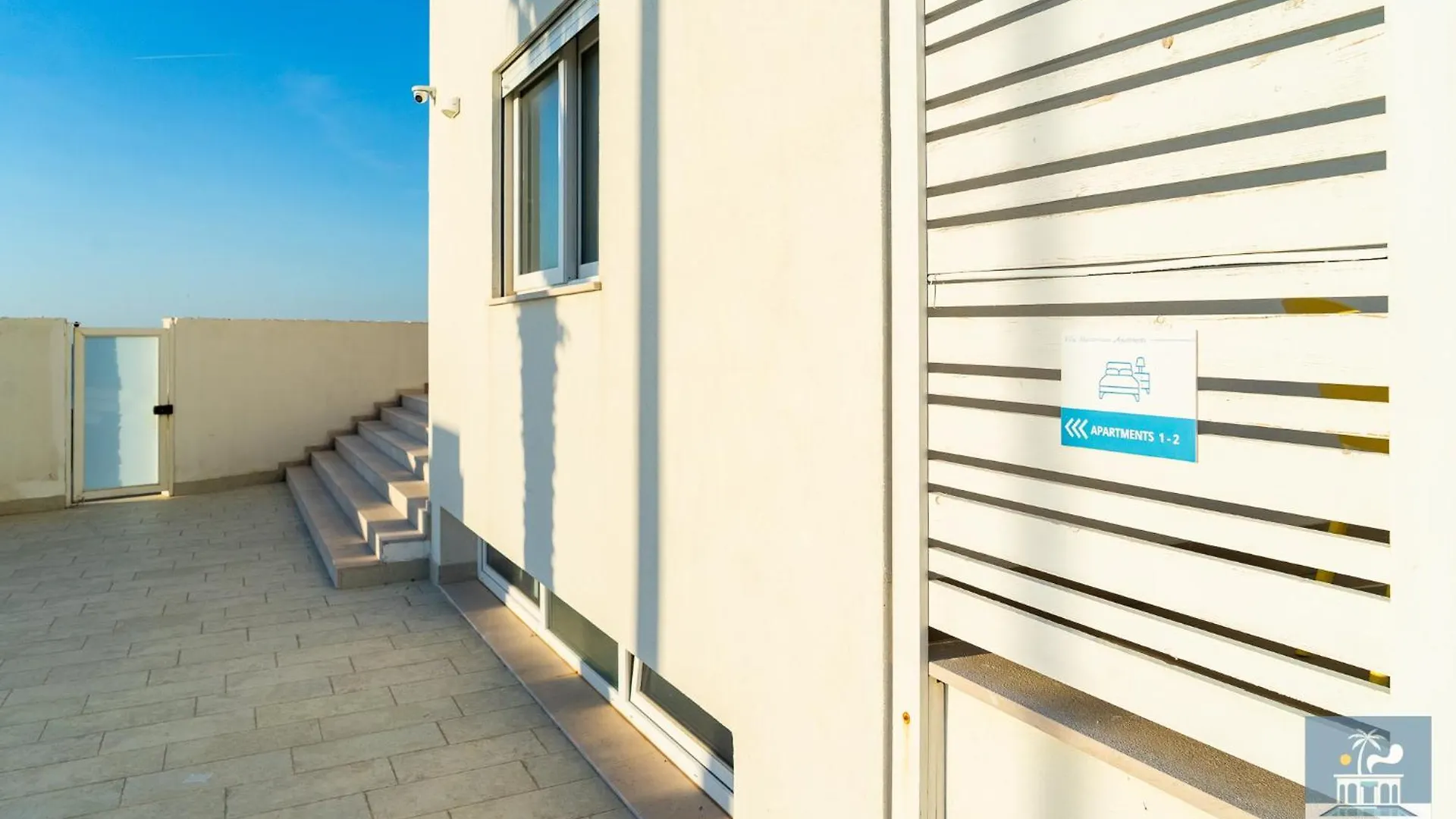Villa Mediterranea Apartments - Seaview, Pool & Garden Bari 0*,