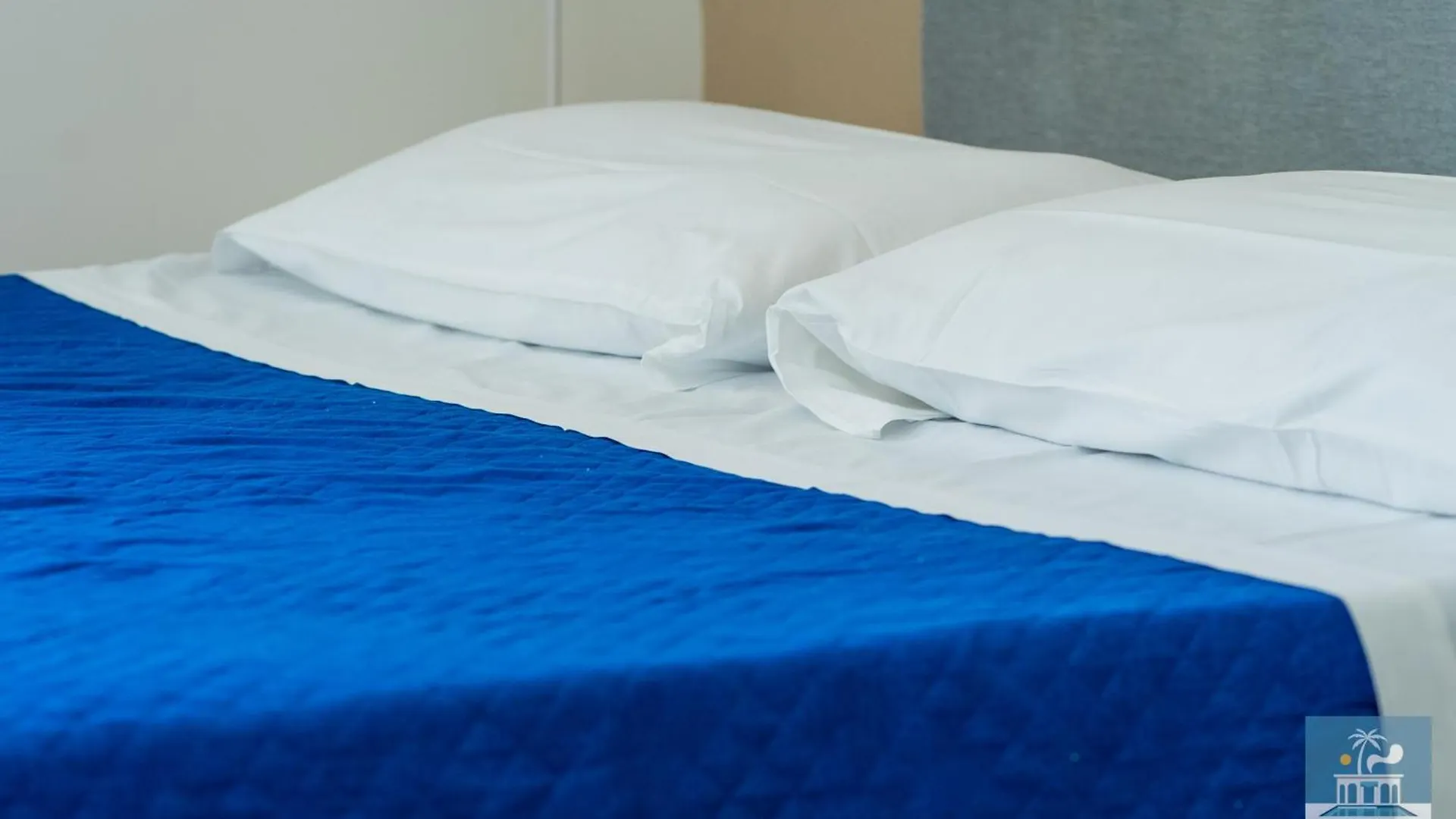 Villa Mediterranea Apartments - Seaview, Pool & Garden Bari