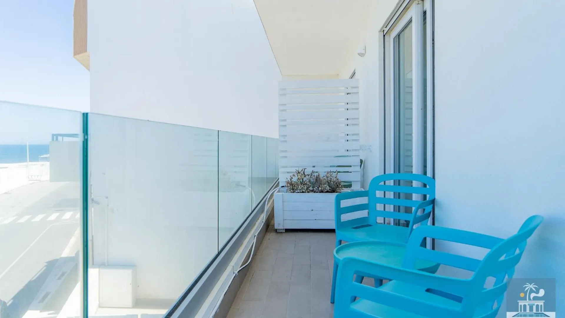 Villa Mediterranea Apartments - Seaview, Pool & Garden Bari 0*,