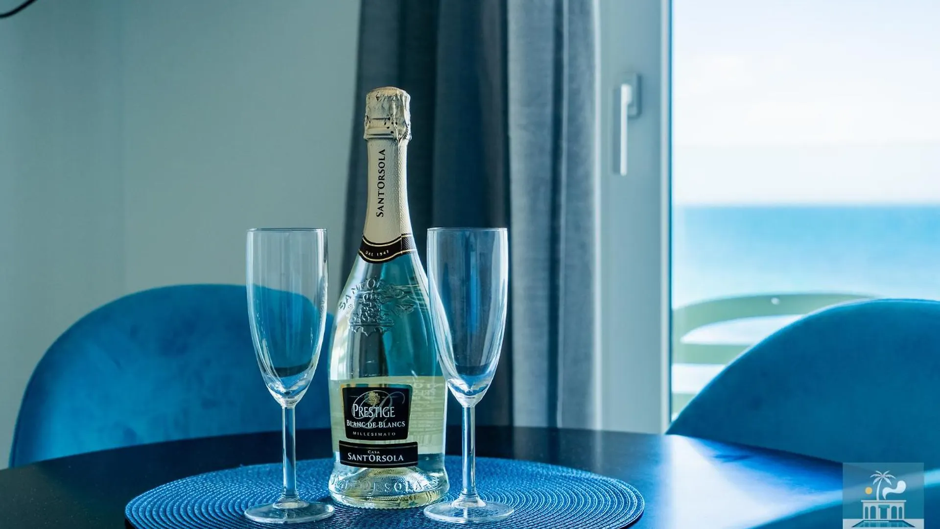 Villa Mediterranea Apartments - Seaview, Pool & Garden Bari